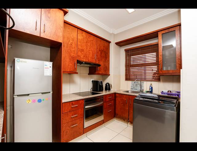 2 BEDROOM APARTMENT FOR SALE IN UMHLANGA RIDGE